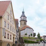 Blick von weiter Entfernung auf die Kirche